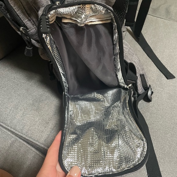 Jeep Adventurer’s Grey/Tan Diaper Bag - Picture 5 of 5